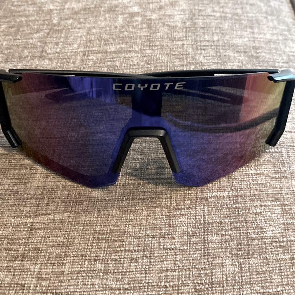 Coyote Sunglasses Sport Polarized Sunglasses Matte Black/Blue Mirror